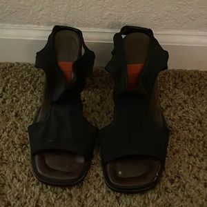 Goffredo Santini black stacked 2 inch heels.